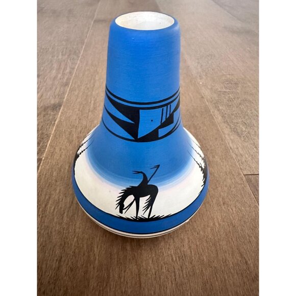 Vintage Navajo End of the Trail Vase Signed - Picture 3 of 7